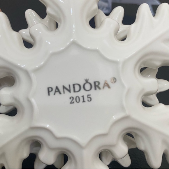 Retired 2015 PANDORA Snowflake Holiday Christmas Ornament - Picture 7 of 12